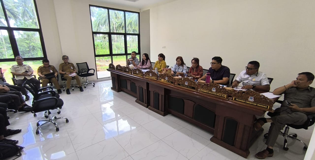 Komisi 2 DPRD Kota Manado saat rapat bersama pengelola parkir RSUP Kandou Malalayang.