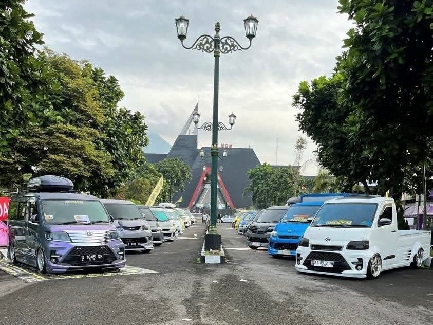 Car Contest yang diikuti oleh anggota club MAXXIO