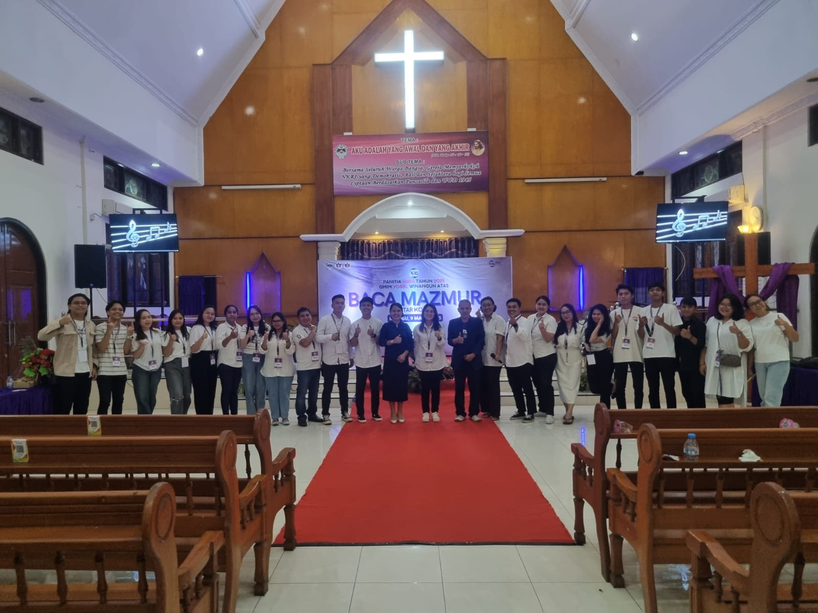 SUKSES: Lomba Baca Mazmur Antar Kolom 1-10 GMIM Yobel Winangun Atas jaring 24 pemazmur, Minggu (09/03/25).