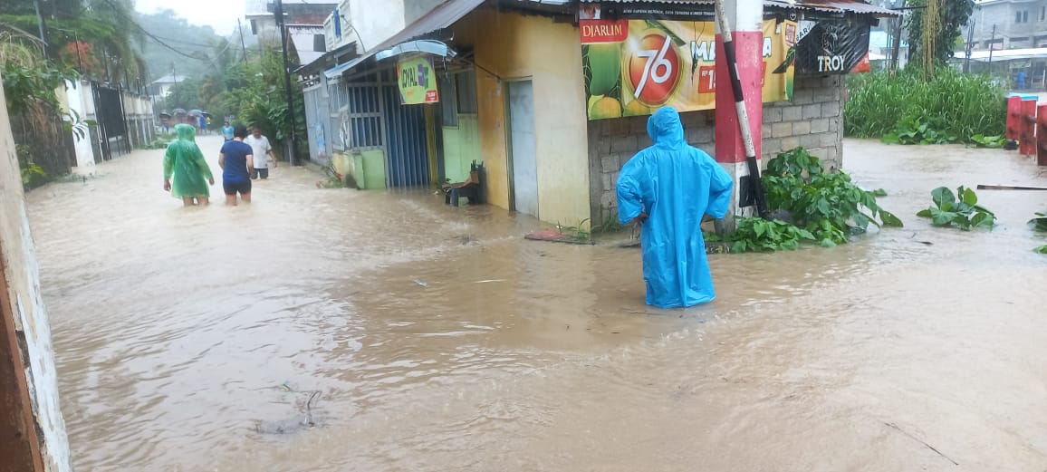 Beberapa Wilayah Tergenang Air. Di Antaranya Lingkungan I Kelurahan Paal Empat.