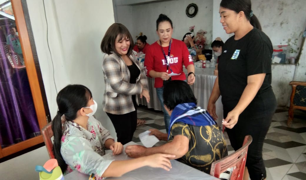 Melisa Gerungan di Sela Kegiatan Reses.