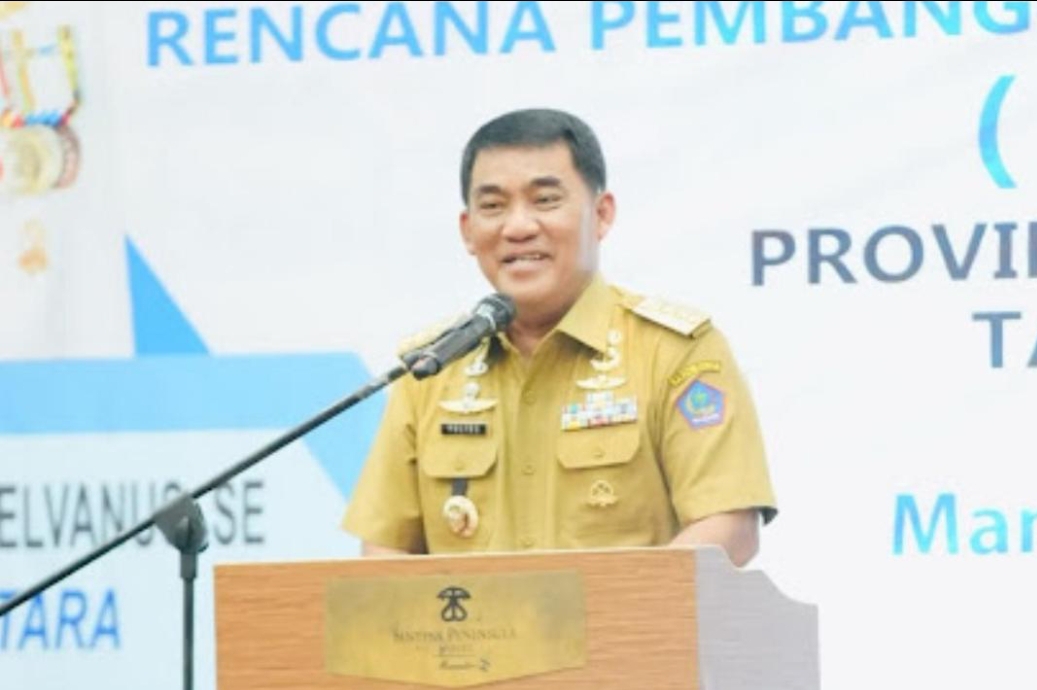 Gubernur Sulut Mayjen TNI Pur Yulius Selvanus dalam Rapat Konsultasi Publik RPJMD Sulut 2025-2029