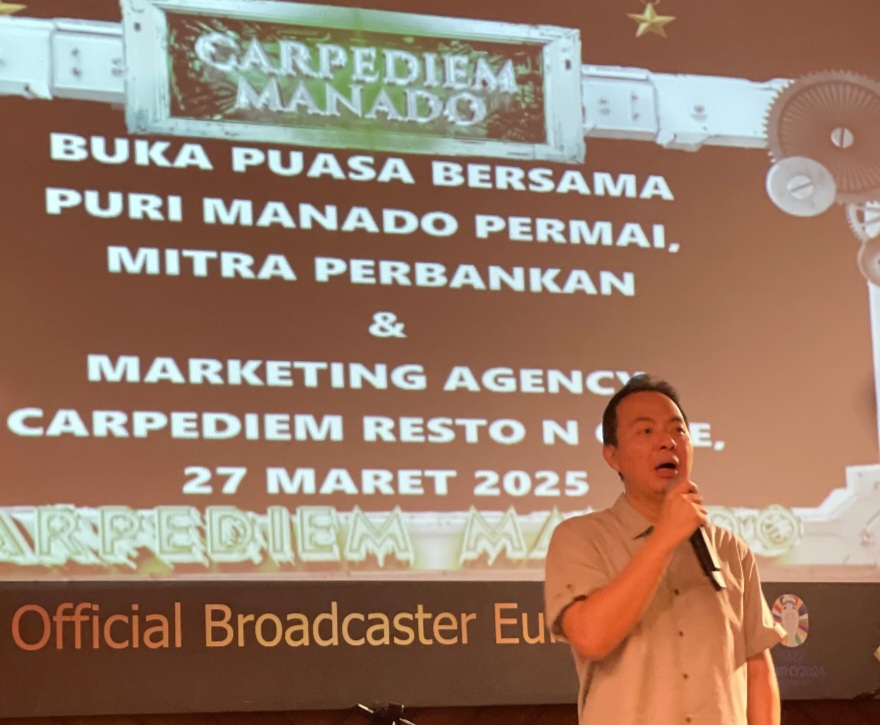 SILATURAHMI: Owner Puri Manado Permai Sonny Mandagi membawakan sambutan buka puasa bersama yang dihadiri mitra perbankan, marketing agency, serta sejumlah tamu undangan lainnya, di Carpediem Resto