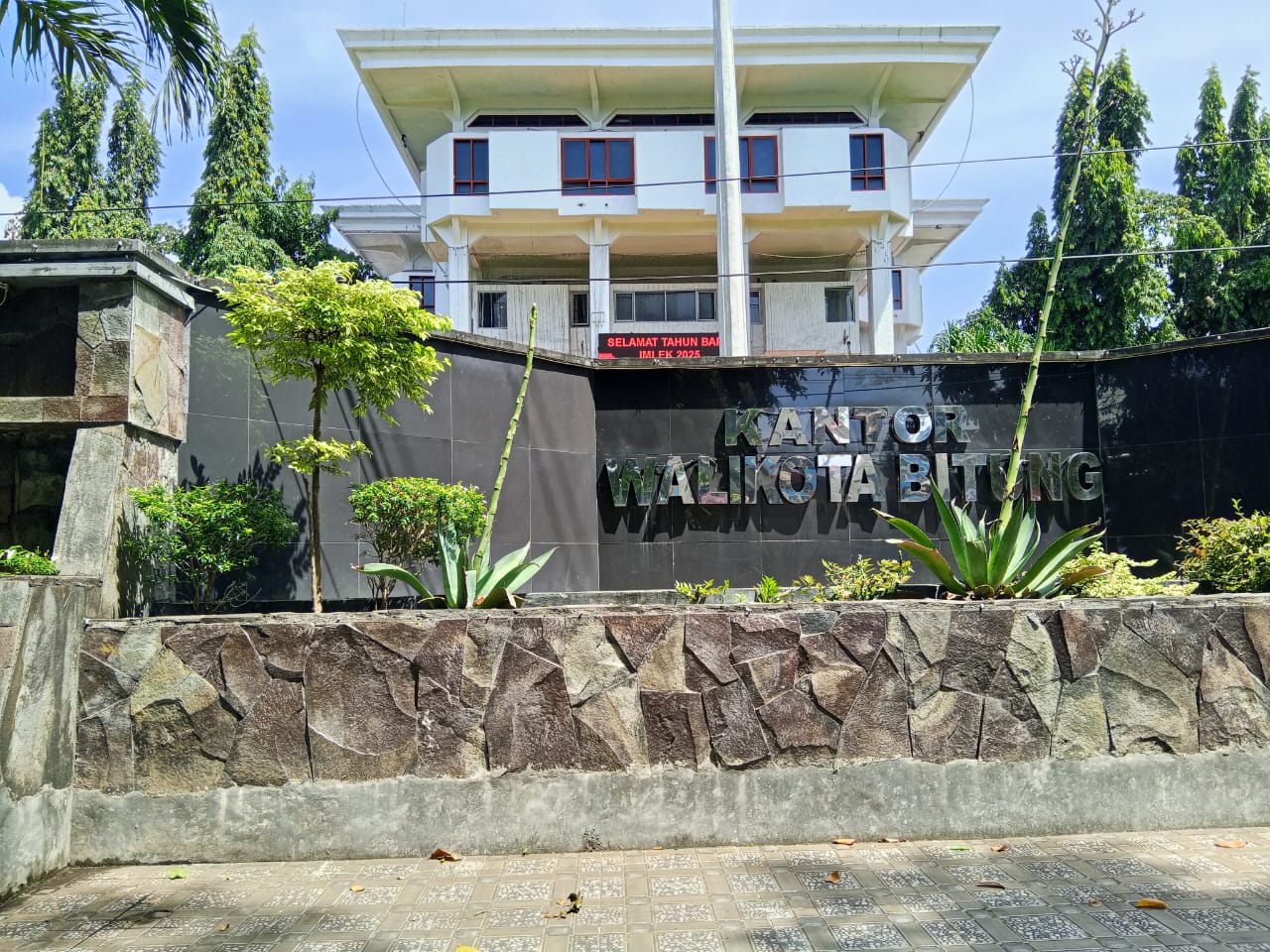 Kantor Wali Kota Bitung.(Franky Sumaraw/MP)