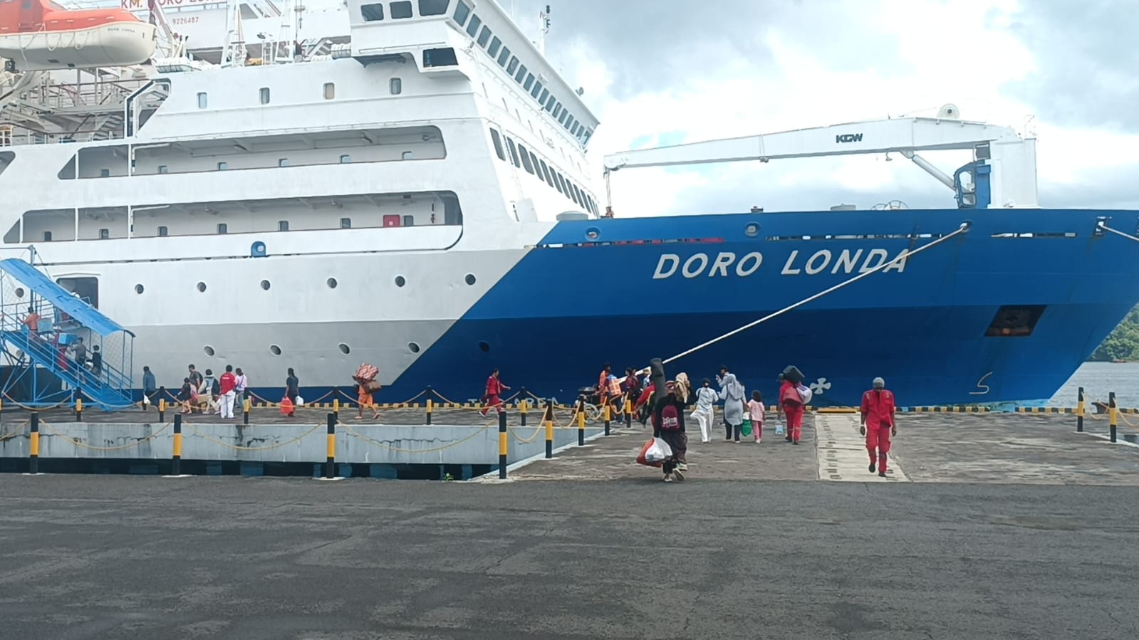 KM Doro Londa saat sandar di Pelabuhan Bitung.(Dok Istimewa)