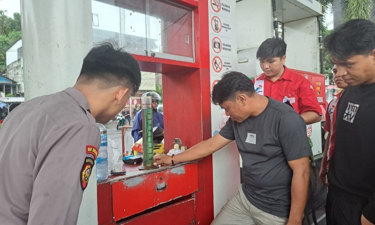 Polresta Manado bersama Polsek jajaran melakukan inspeksi dan pengambilan sampel di enam SPBU Rabu (2/4/2025) kemarin