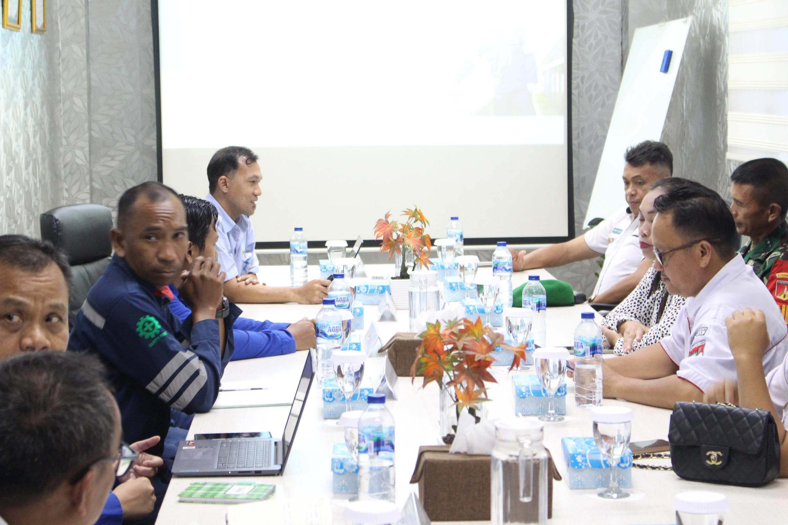 PT PLN NP Services PLTU Amurang mengadakan Halal Bihalal sekaligus rapat koordinasi bersama para stakeholder di Ruang Meeting Lantai 1 Gedung Administrasi PLTU Amurang, Kamis (9/4) pukul 12.00