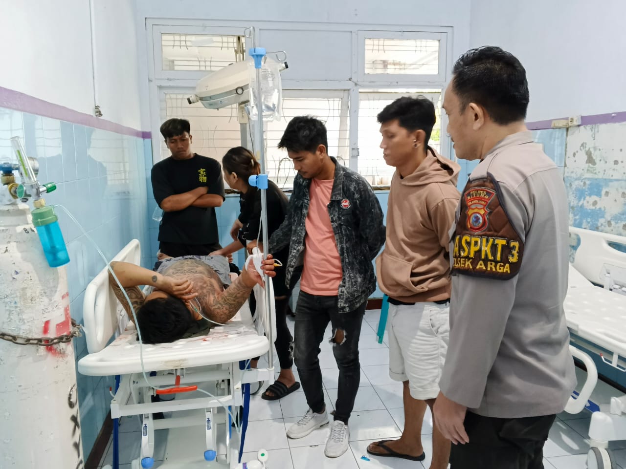 Korban penikaman saat menjalani perawatan medis di RSUP Prof Kandou Manado.(Dok Istimewa)