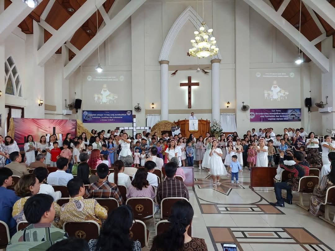 KHUSYUK: Terpantau Pelaksanaan Ibadah Paskah di Kota Manado. Salah satunya di GMIM Sion Perak Sorong.
