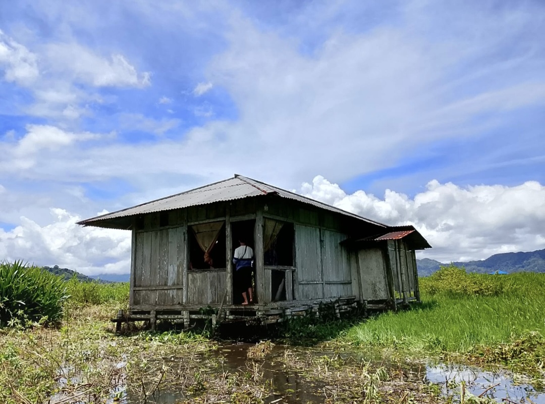 DITEMUKAN: Lokasi ditemukan kerangka manusia di Danau Tondano, Minggu (20/4/2025).