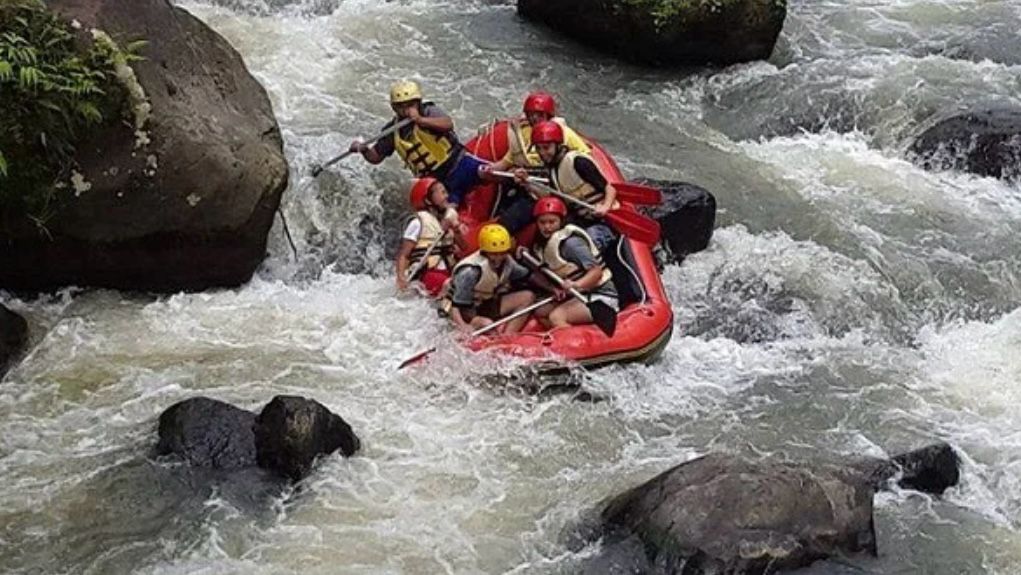 Wisata alam Arum Jeram Timbukar