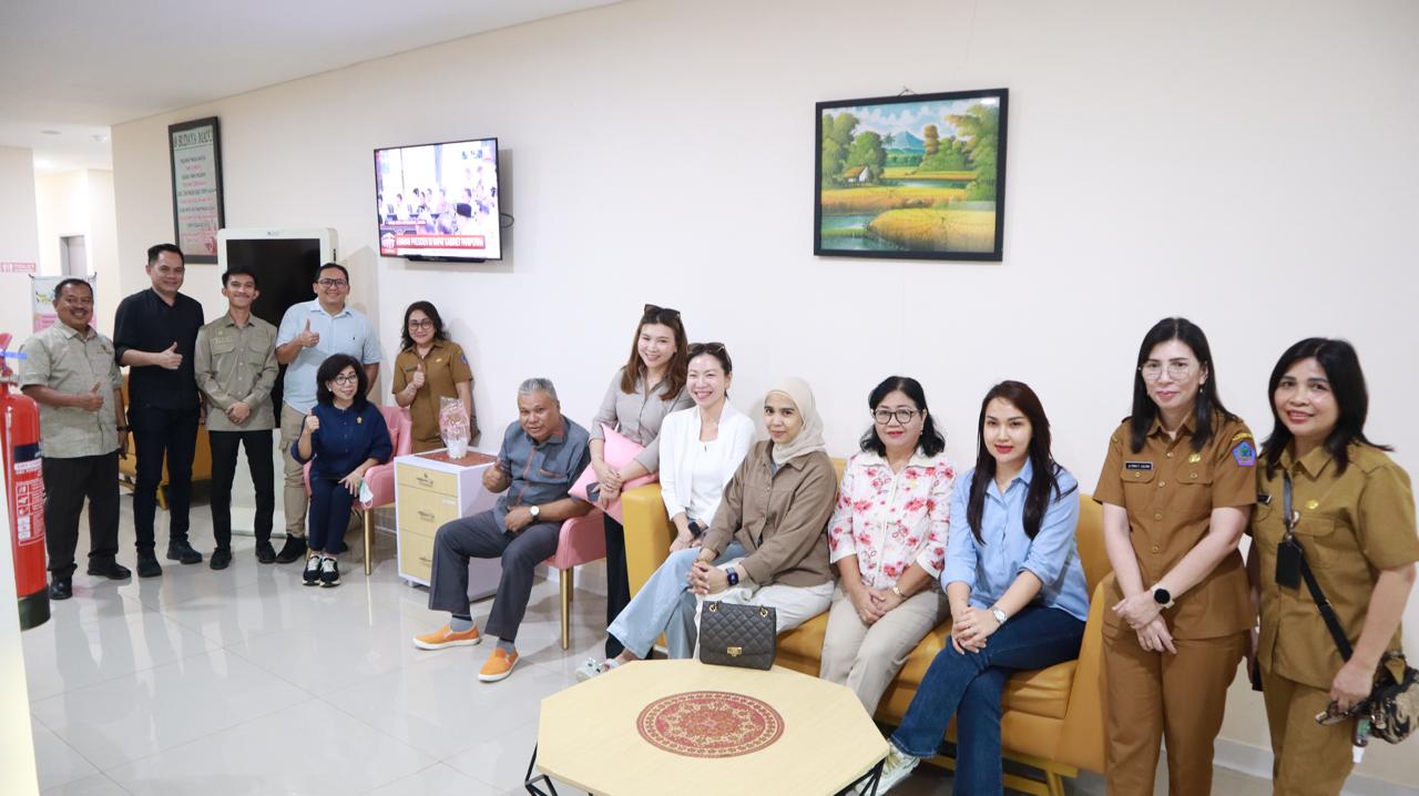 Direktur RSM dr Linda Matali MKes Bersama Jajaran Menerima Kunjungan Pansus LKPJ DPRD Sulut.
