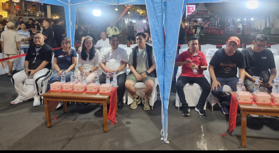BANGUN OLAHRAGA SULUT: Ketua KONI Sulut Brigjen TNI (Purn) Bonifacius Jerry Waleleng, bersama sejumlah pengurus KONI Sulut, menghadiri langsung pertandingan bola basket 3X3 di Megamall Manado.
