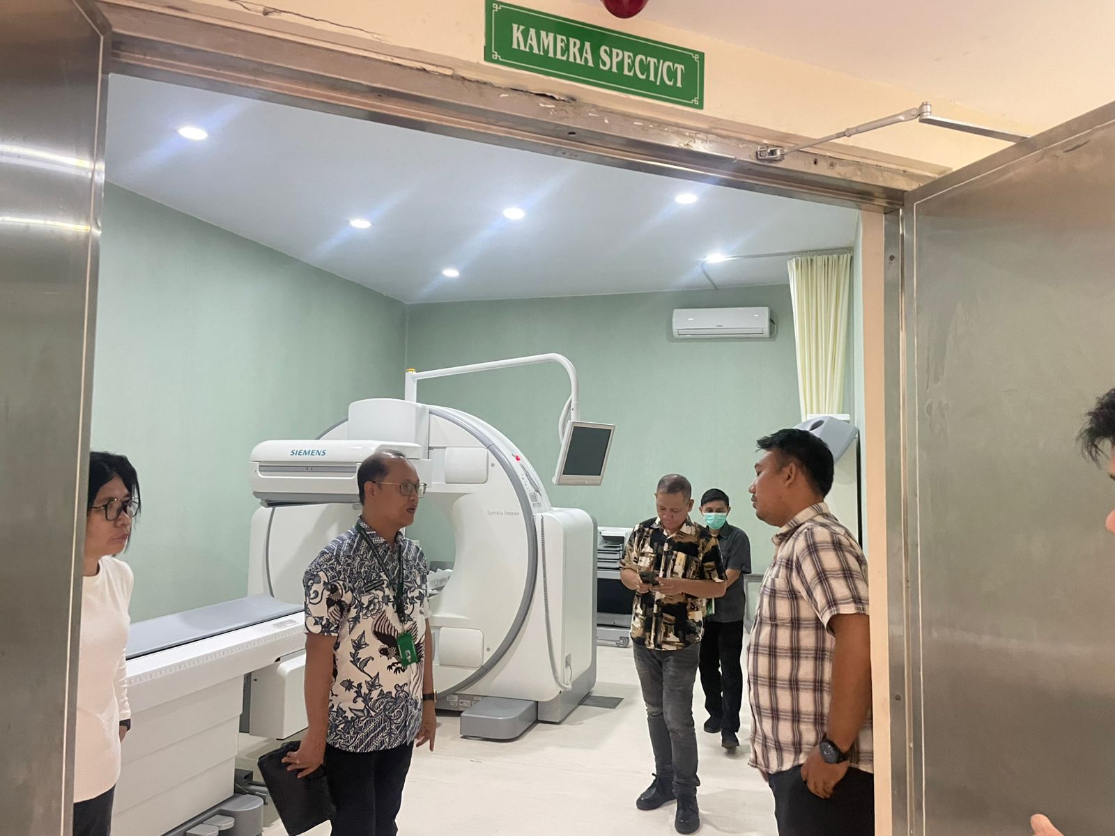Nampak dalam kunjungan ini, tim RSUD Provinsi disambut langsung tim RSUP Kandou. (Humas RSUP Kandou)