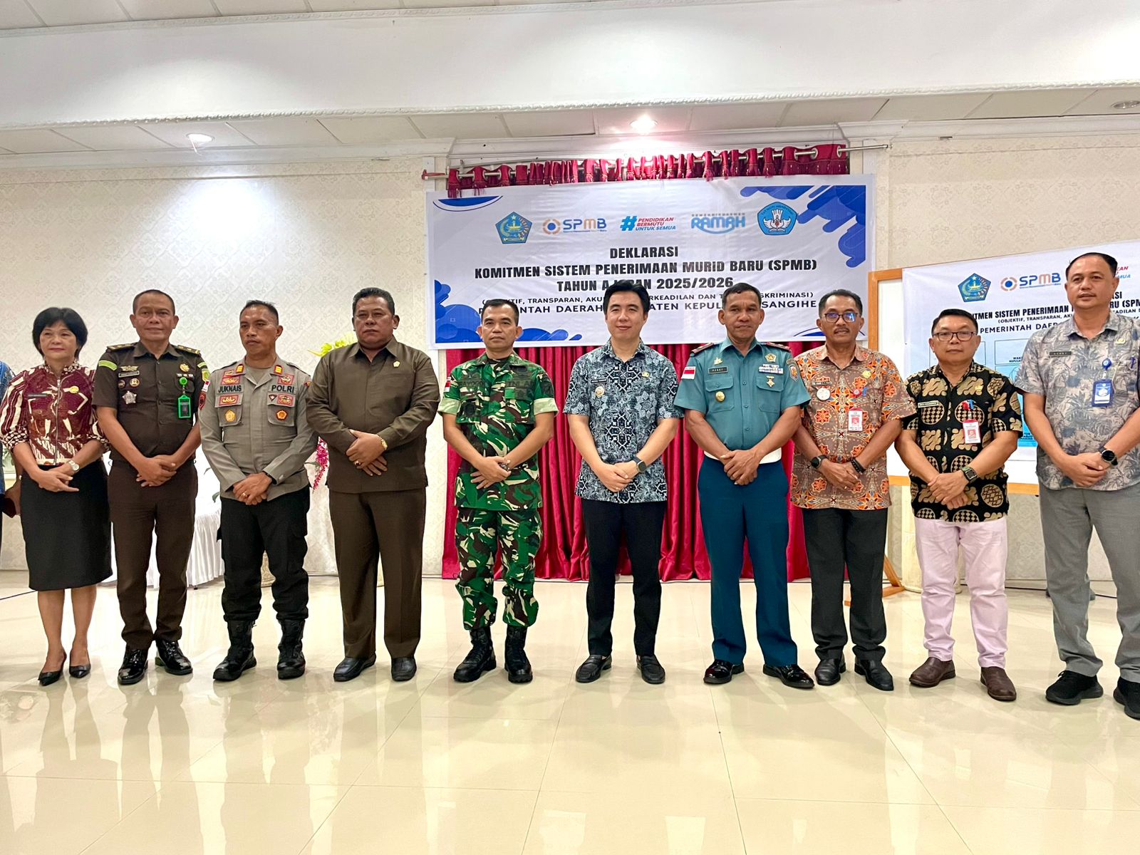 Bupati Michael Thungari, Usur Forkopimda serta pimpinan OPD usai kegiayan Deklarasi Komitmen SPMB