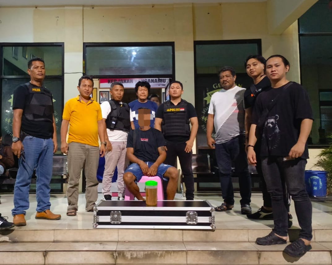 Pemilik pesta beserta miras dan alat musik diamankan di Mapolsek Maesa, Kota Bitung.(Dok Istimewa)