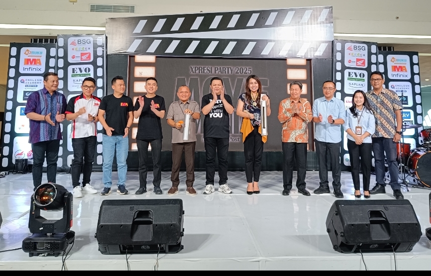 Pembukaan Xpresi Party oleh Kadis Pariwisata Devi Tanos dan Direktur Umum BSG Joubert Dondokambey didampingi Direktur Operasional Mantos Rudini Wijaya serta Direktur Manado Post Tommy Waworundeng