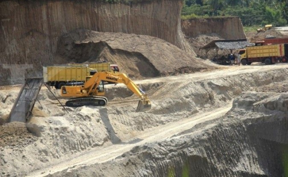 Perusahaan tambang pasir di Banten