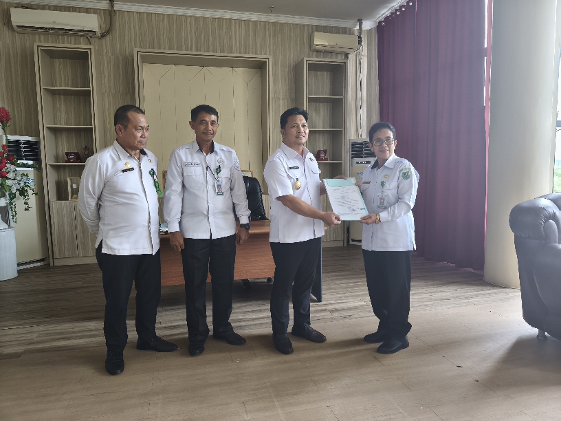 Penyerahan SK DP3A
