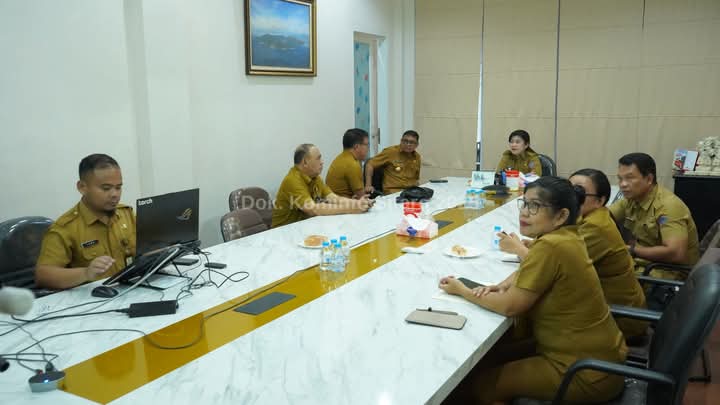 Suasana ruang rapat kerja bupati saat membahas Percepatan Swasembada Pangan Menghadapai Musim Kemarau 2025.