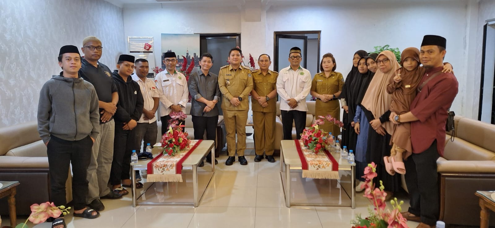Wakil Wali Kota Bitung Randito Maringka saat menerima sekaligus melepas rombongan LPTQ Kota Bitung.(Dok Istimewa)