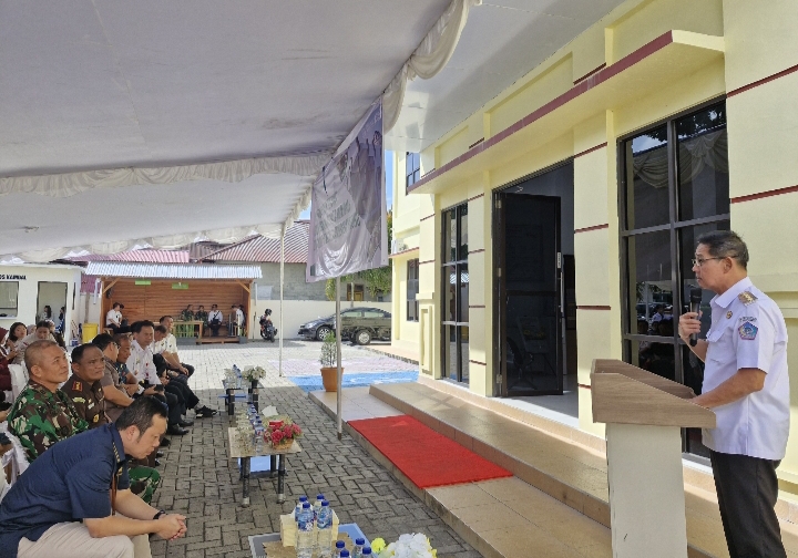Wali Kota Bitung Hengky Honandar membawakan sambutan pada peletakan batu pertama pembangunan fasilitas ibadah di Kantor Kejari Bitung.(Dok Istimewa)