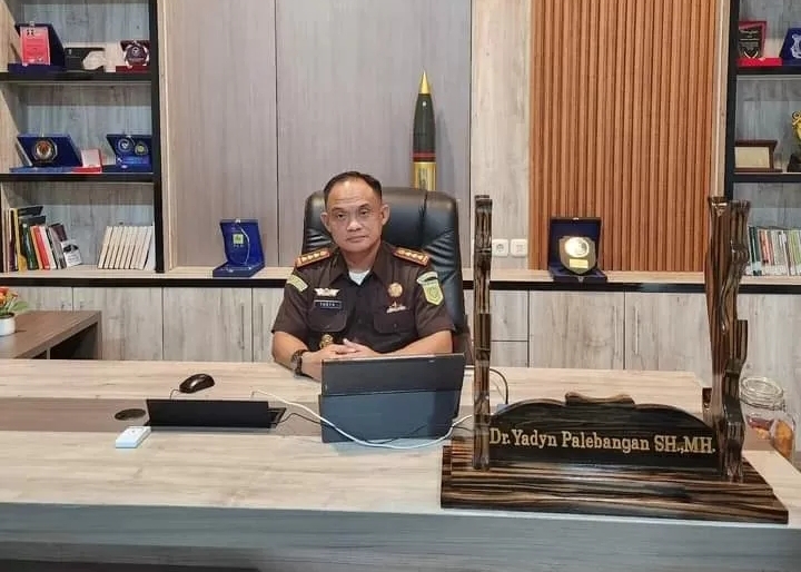 Dr Yadyn Palebangan SH MH