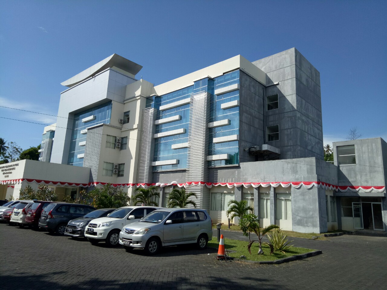 Gedung RSUP Kandou Malalayang.