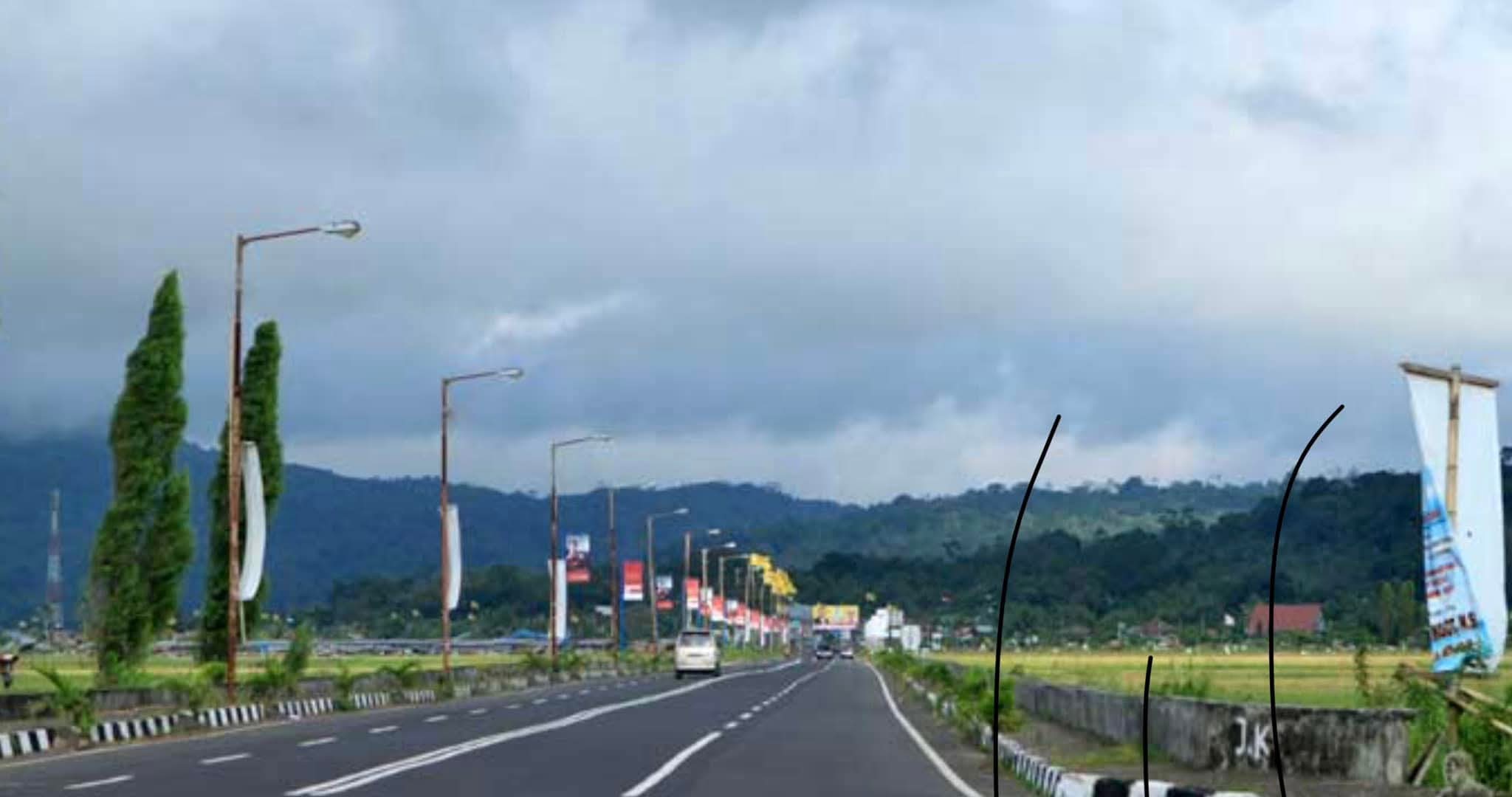 USUL BERGANTI: Ruas jalan boulevard Tondano di Kabupaten Minahasa yang diusulkan berganti nama Prof Sumitro Djojohadikusumo.(ist)