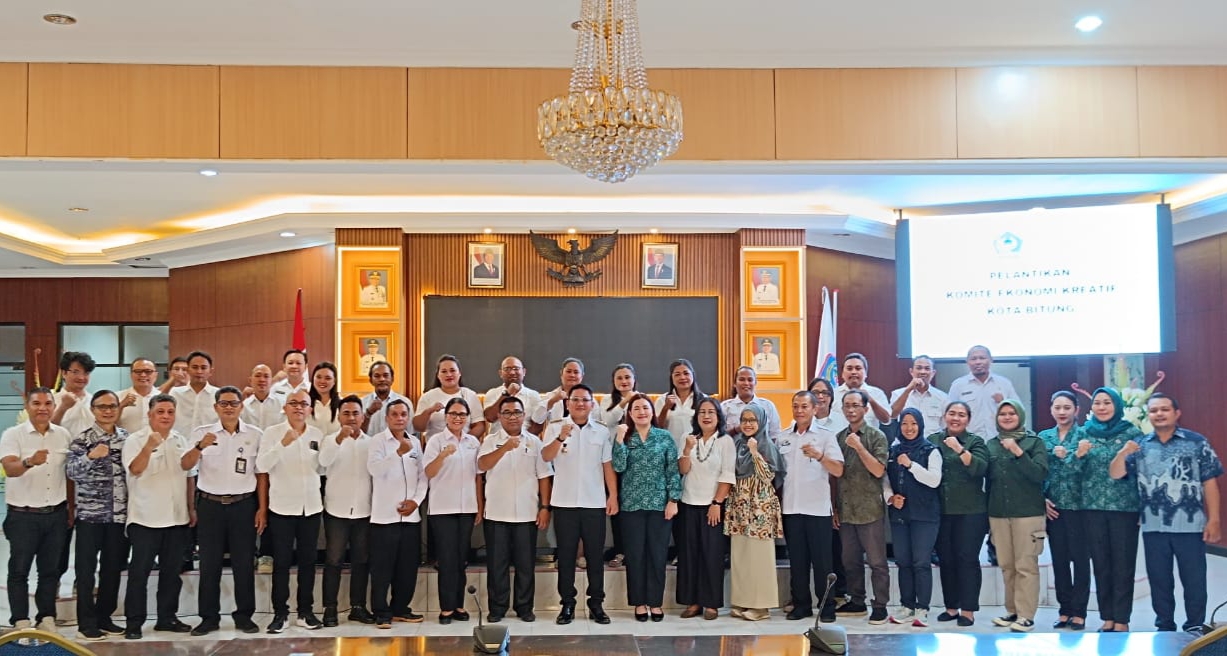 Komite Ekonomi Kreatif Kota Bitung foto bersama usai pelantikan.(Dok Istimewa)
