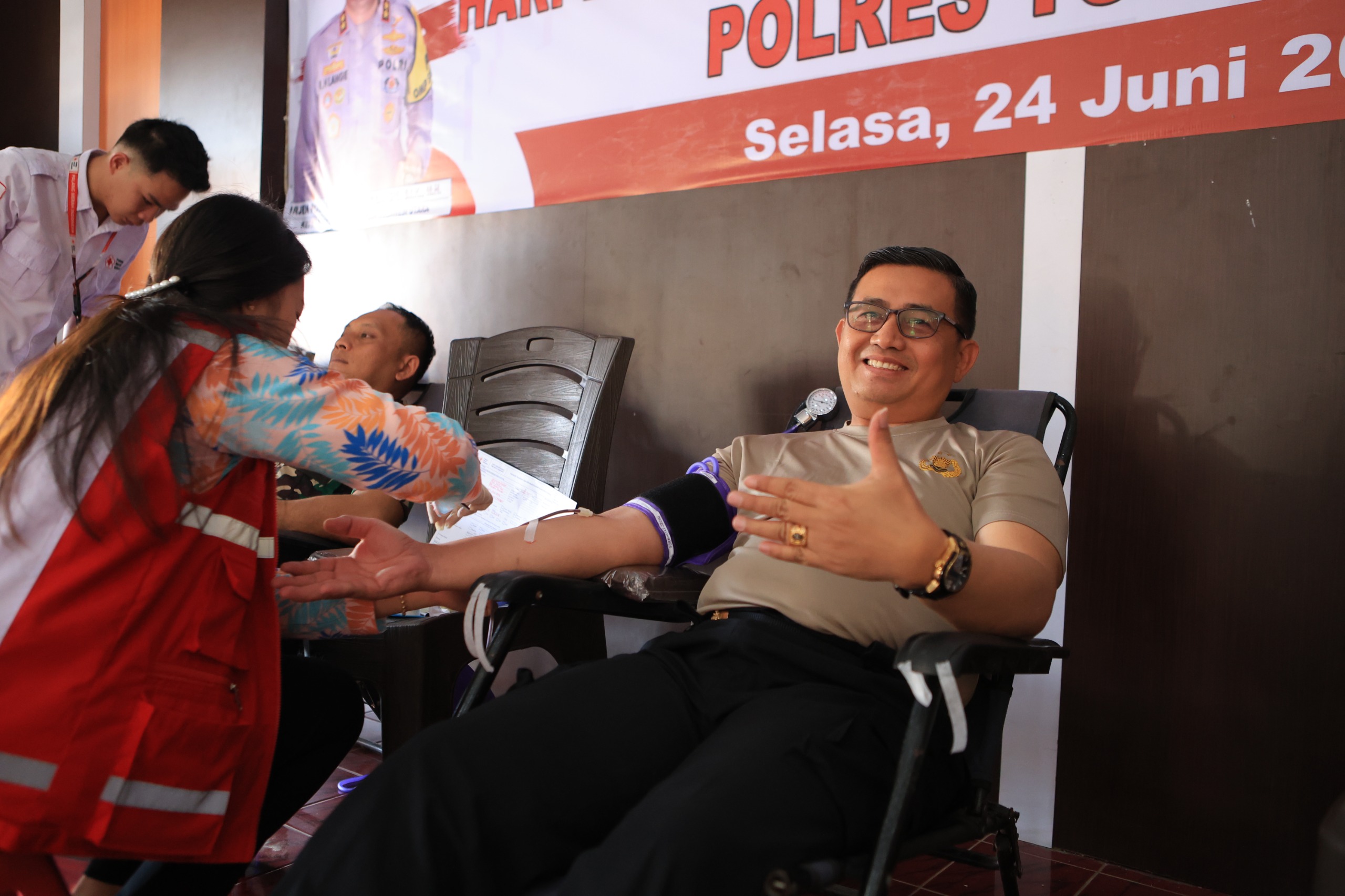 Kapolres Nur Kholis SIK ikut ambil bagian dalam kegiatan Aksi Sosial Donor Darah menyambut Hari Bhayangkara 1 Juli 2025. Dok istimewa