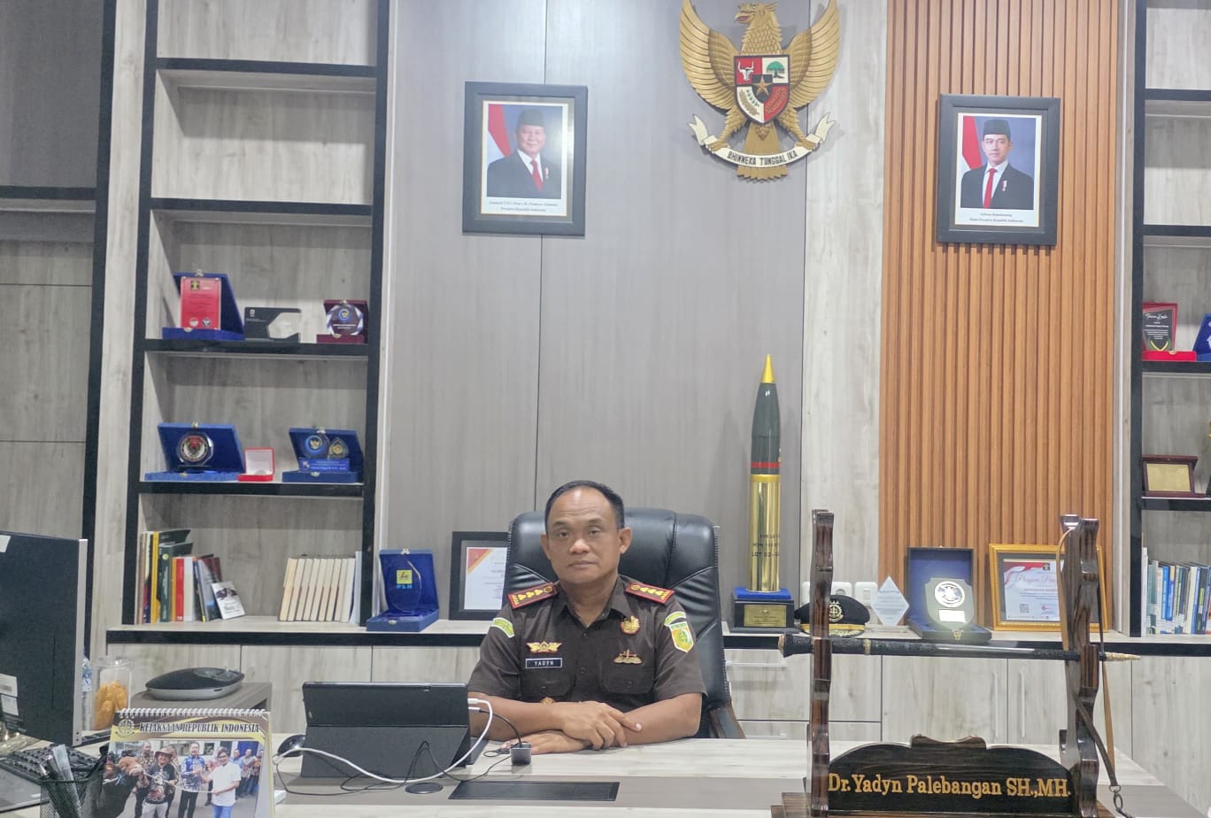 Dr Yadyn Palebangan SH MH