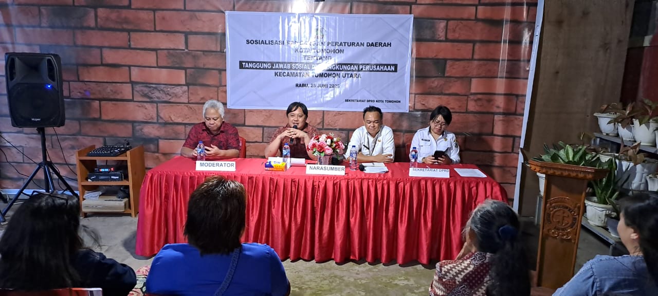 Suasana pelaksanaan Sosialisasi Ranperda TJSL bagi masyarakat Kecamatan Tomohon Utara, hadir sebagai Narasumber Anggota DPRD Franky Oroh. Dok istimewa