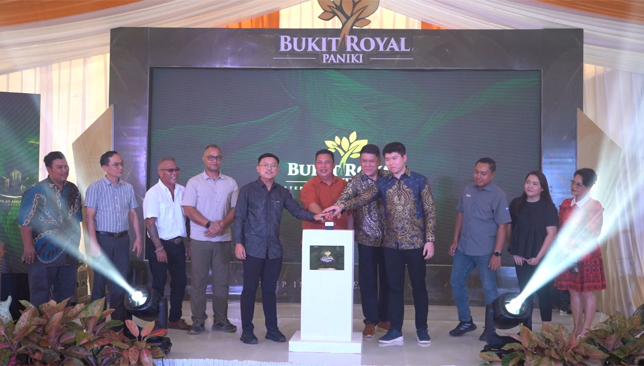 Komisaris PT Pilar Andalan Lestari Ronny Pallar didampingi Direktur Utama Ryan Pallar dan Direktur Patrick Go, serta jajaran pemerintah dan stakeholder terkait lainnya saat launching Bukit Royal Panik