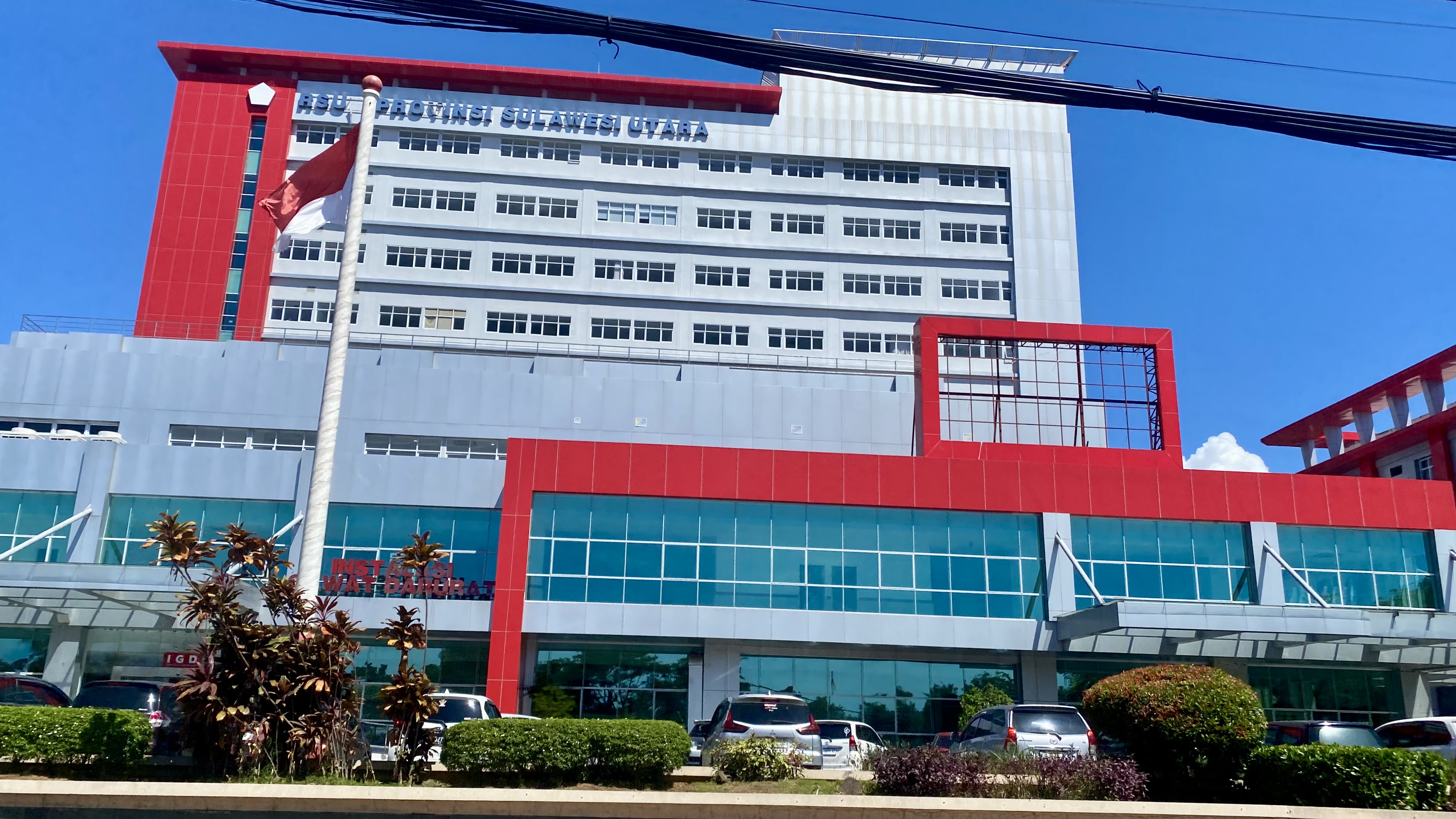 Papan nama RSUD ODSK terpantau tidak lagi terpasang di depan rumah sakit.
