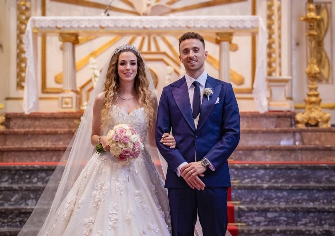 Diogo Jota bersama istrinya Rute Cardoso yang baru beberapa hari lalu mengingkat janji suci pernikahan