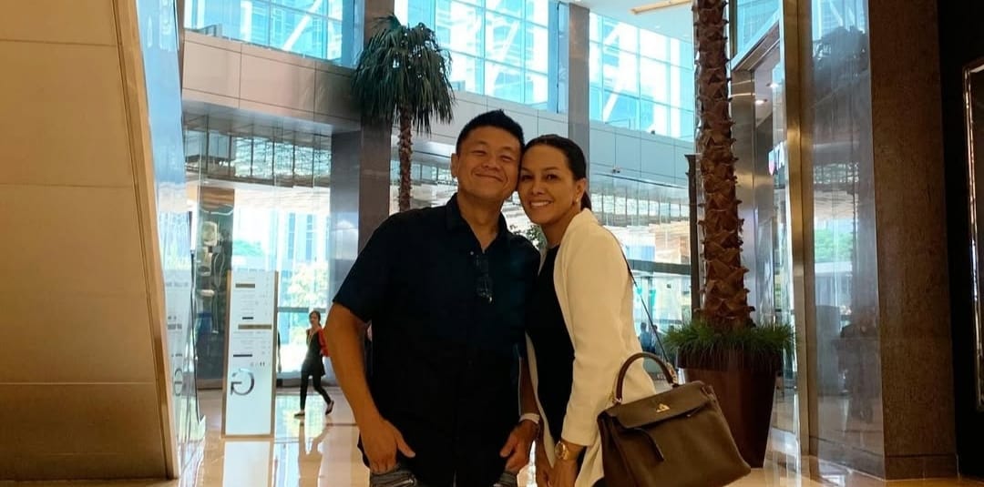 Cencen Kurniawan bersama istrinya Istri