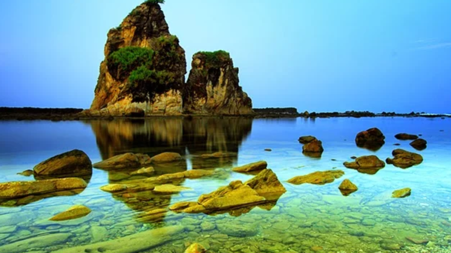 Pantai Sawarna (image by Kili Kili Adventure)