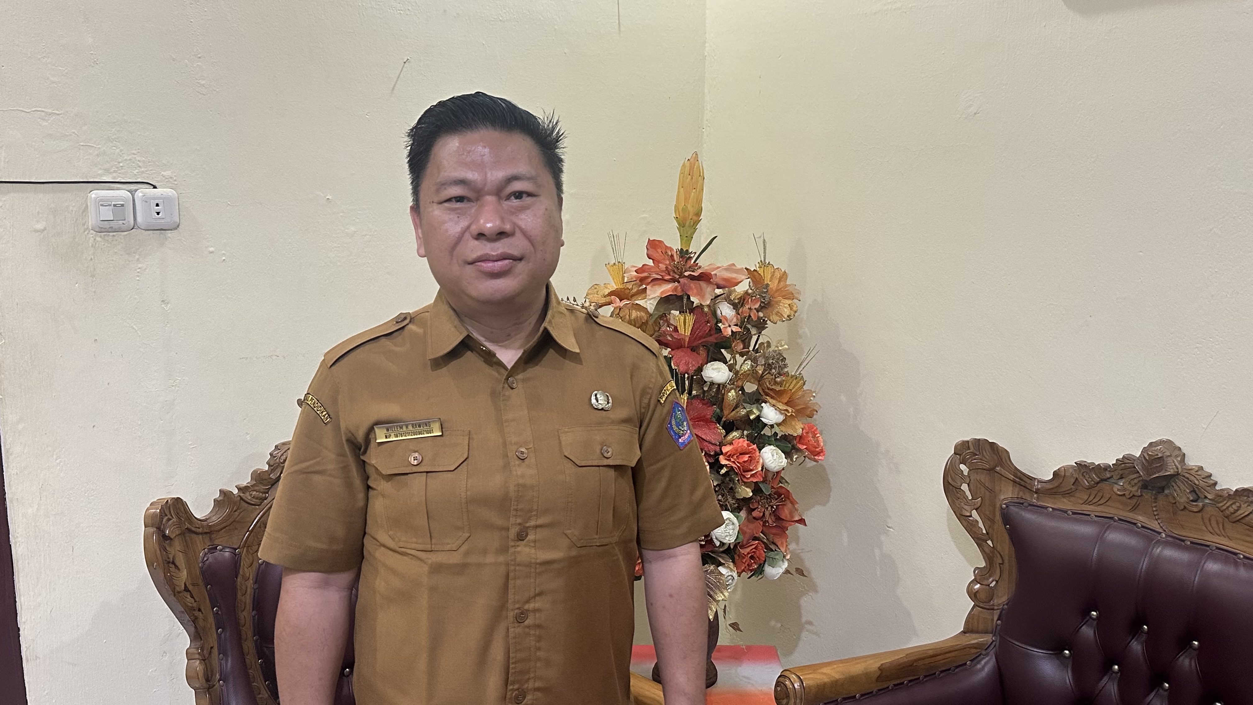 Kepala SMAN 7 Manado Dr Willem Hanny Rawung SS MHum