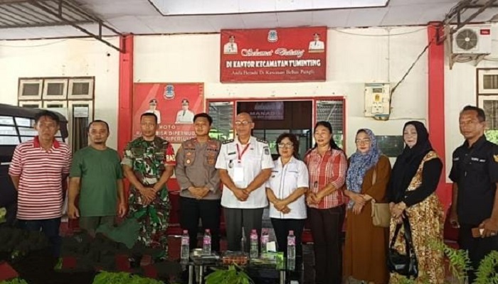 Pertemuan pemerintah kecamatan, kelurahan Sindulang dan Polsek serta Koramil, Rabu (16/7) di Kantor Camat.