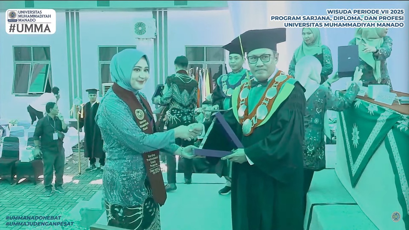 Acara Wisuda Universitas Muhammadiyah Manado.