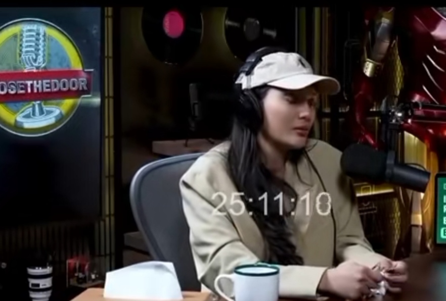 Erika Carlina saat membuat pengakuan mengejutkan di Podcast Dedi Corbuzier