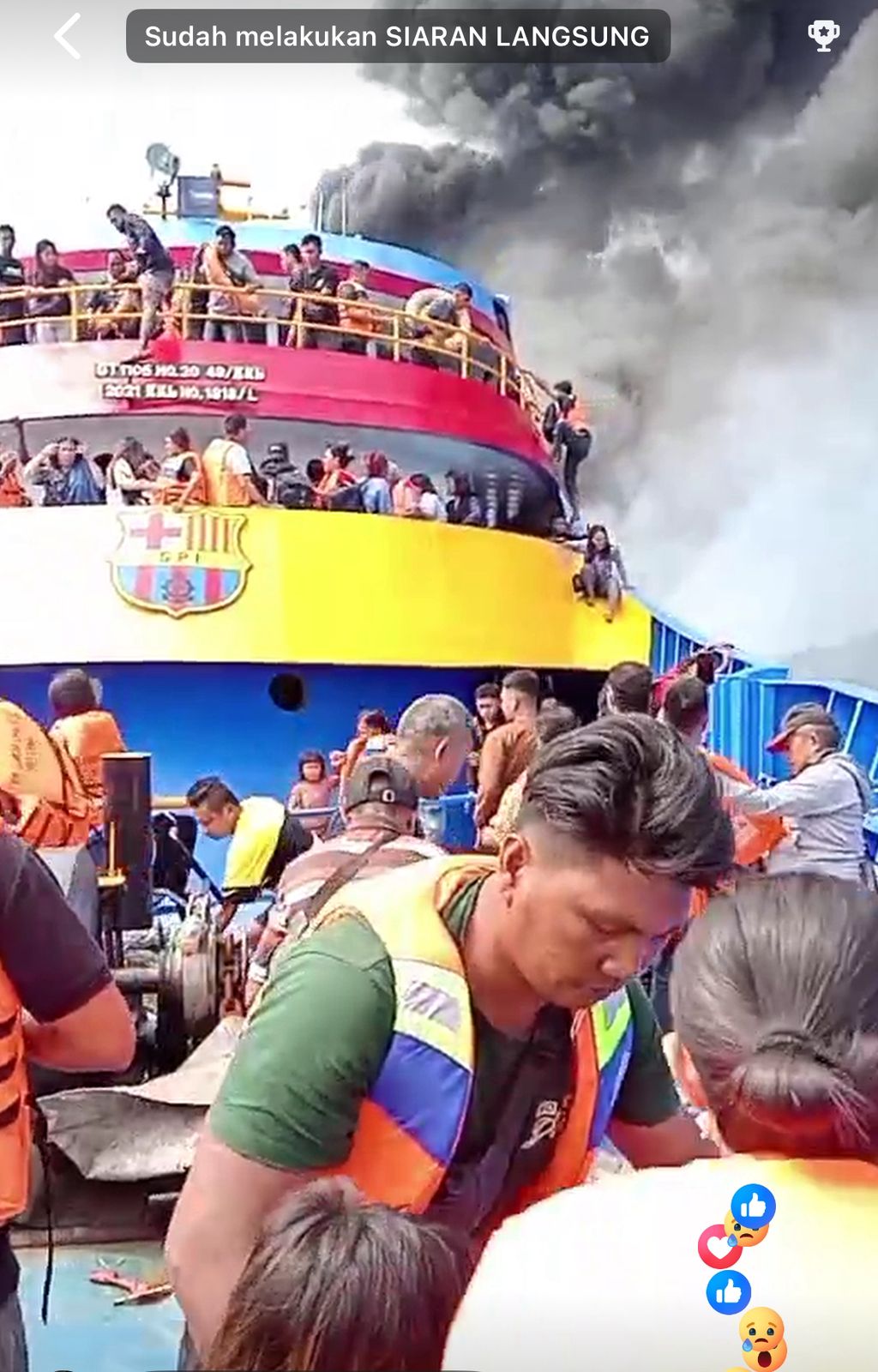 KM Barcelona V.A Dikabarkan Terbakar di dekat Pulau Talise, Penumpang: Mohon Bantuan!