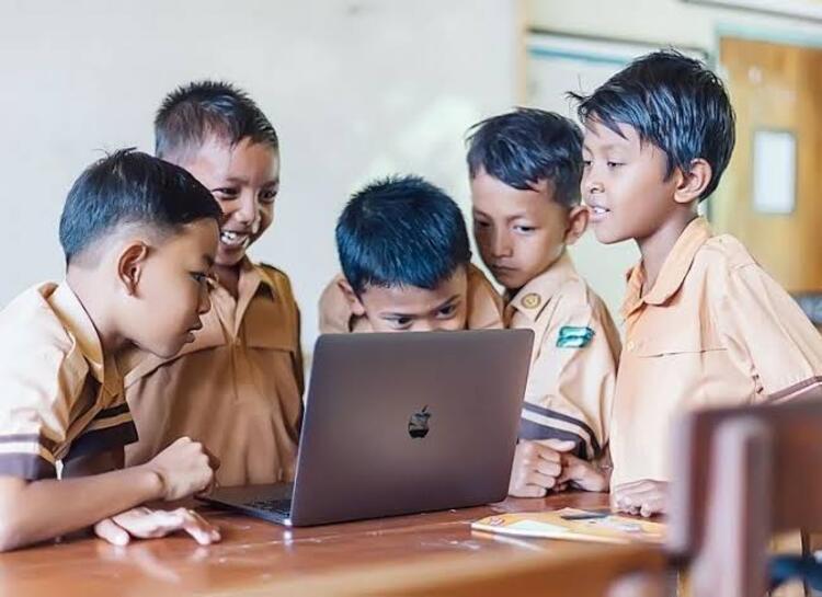 Ilustrasi anak sekolah