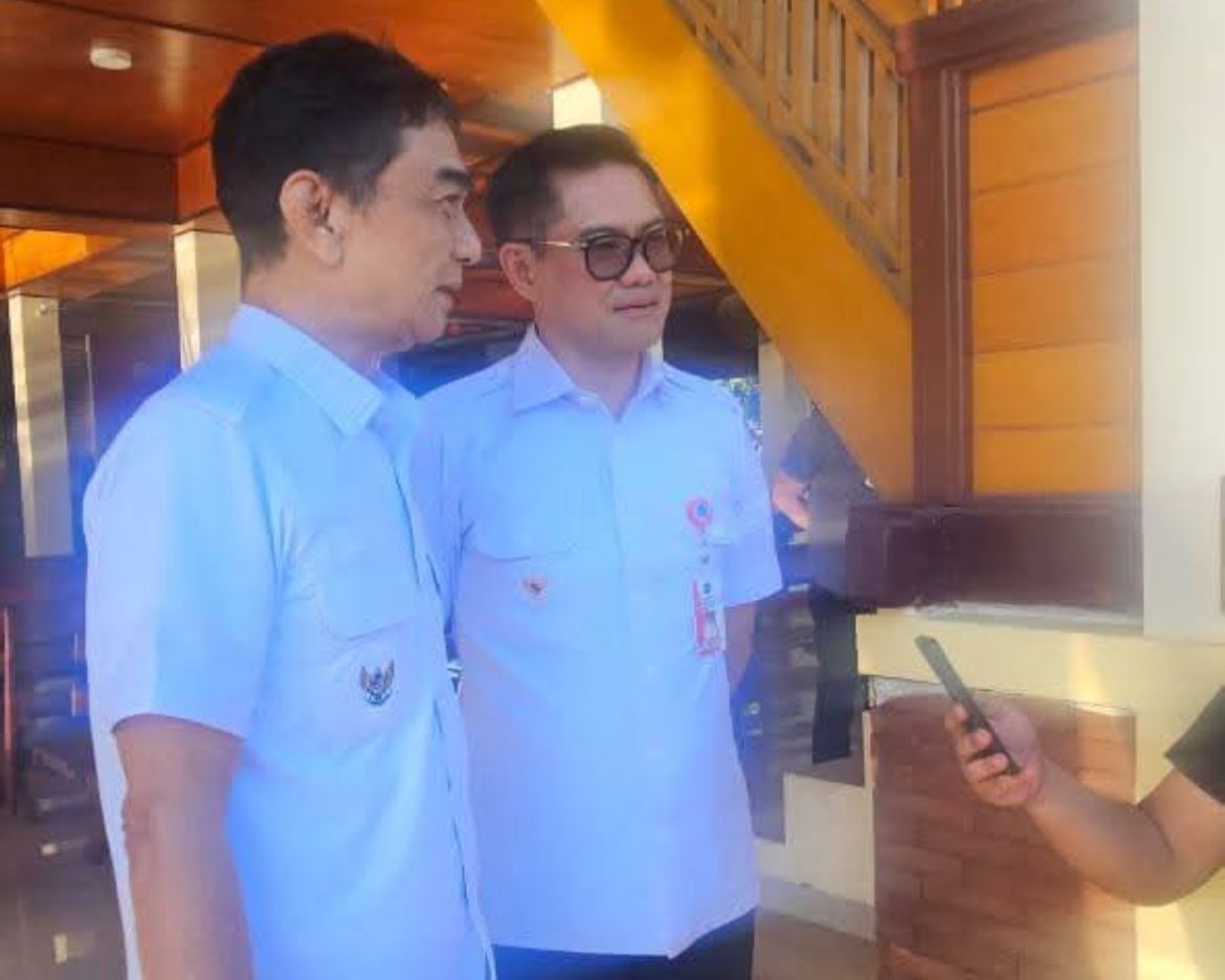 Bupati Talaud Welly Titah saat bertemu dengan Bupati Minahasa Utara Joune Ganda di JG Center jalan Ir Soekarno Minut.