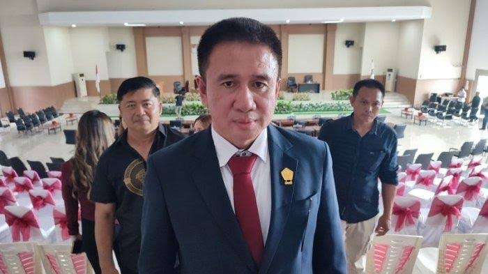 Ketua DPRD Minsel Stefanus Lumowa