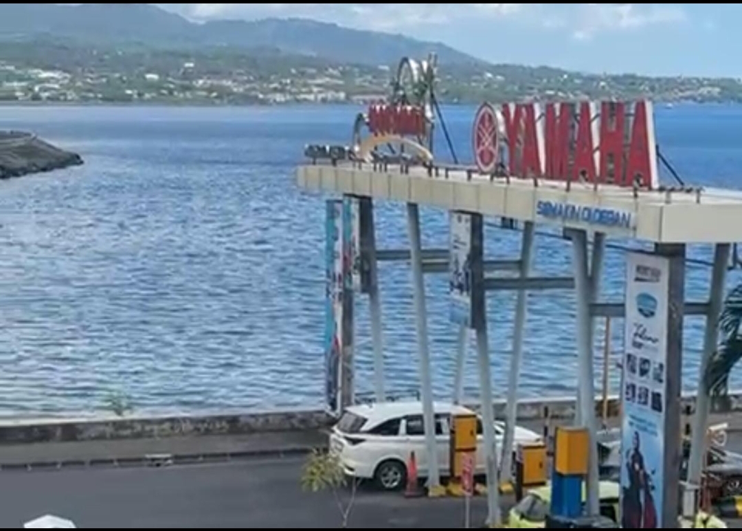 Pesisir pantai Kota Manado tadi siang yang aman