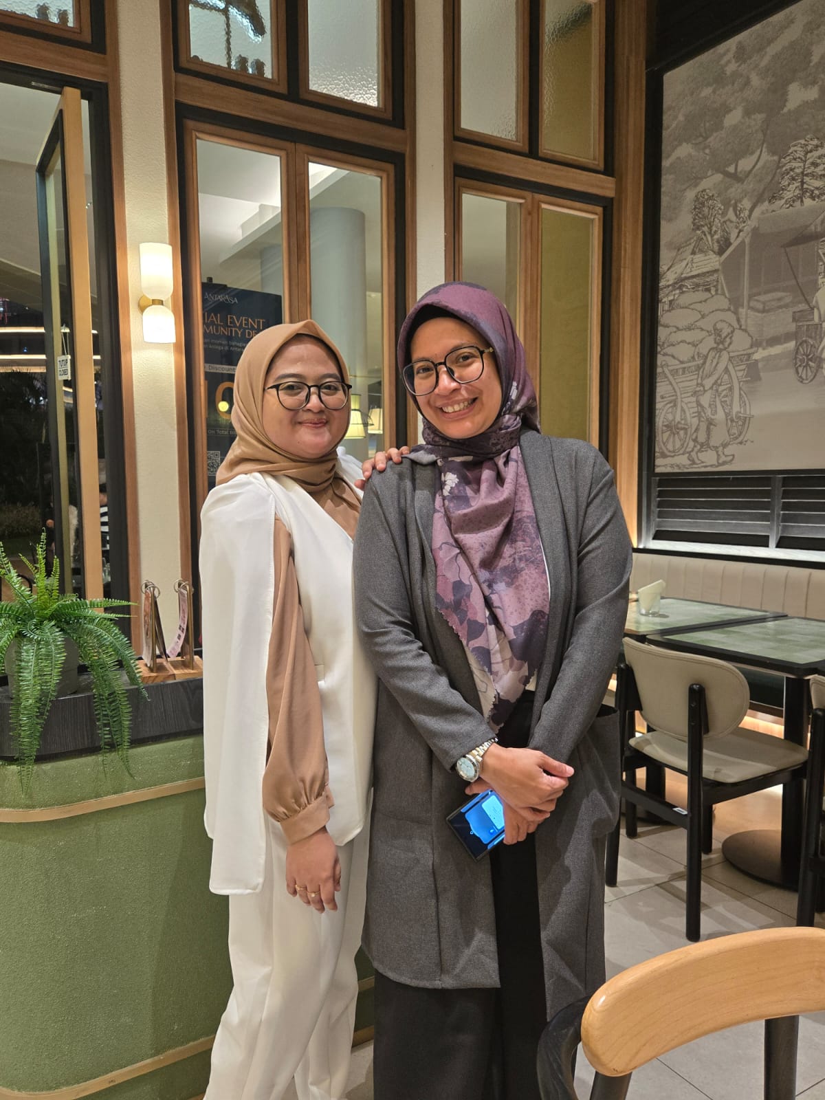 (Ki-Ka) Nadhira Hanum (@babyanumm) Kreator Konten Afiliator TikTok Shop  dan  Rizky Juanita Azuz, Communications Senior Lead Tokopedia dan TikTok E-commerce, Indonesia.
