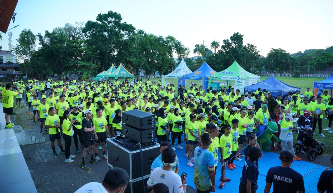Para Peserta 5K Run For Manado 402 Persiapan Mengambil Garis Start.