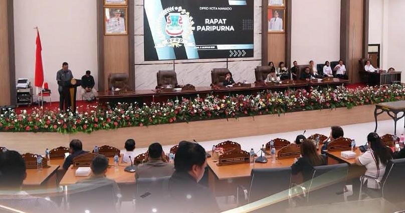 Suasana rapat paripurna DPRD Kota Manado, Rabu (6/8).